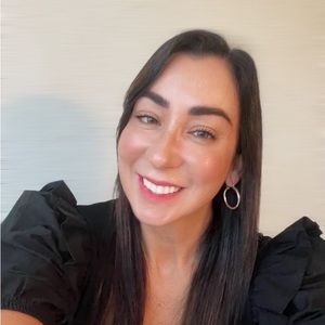 Meet your Posher, Adriana